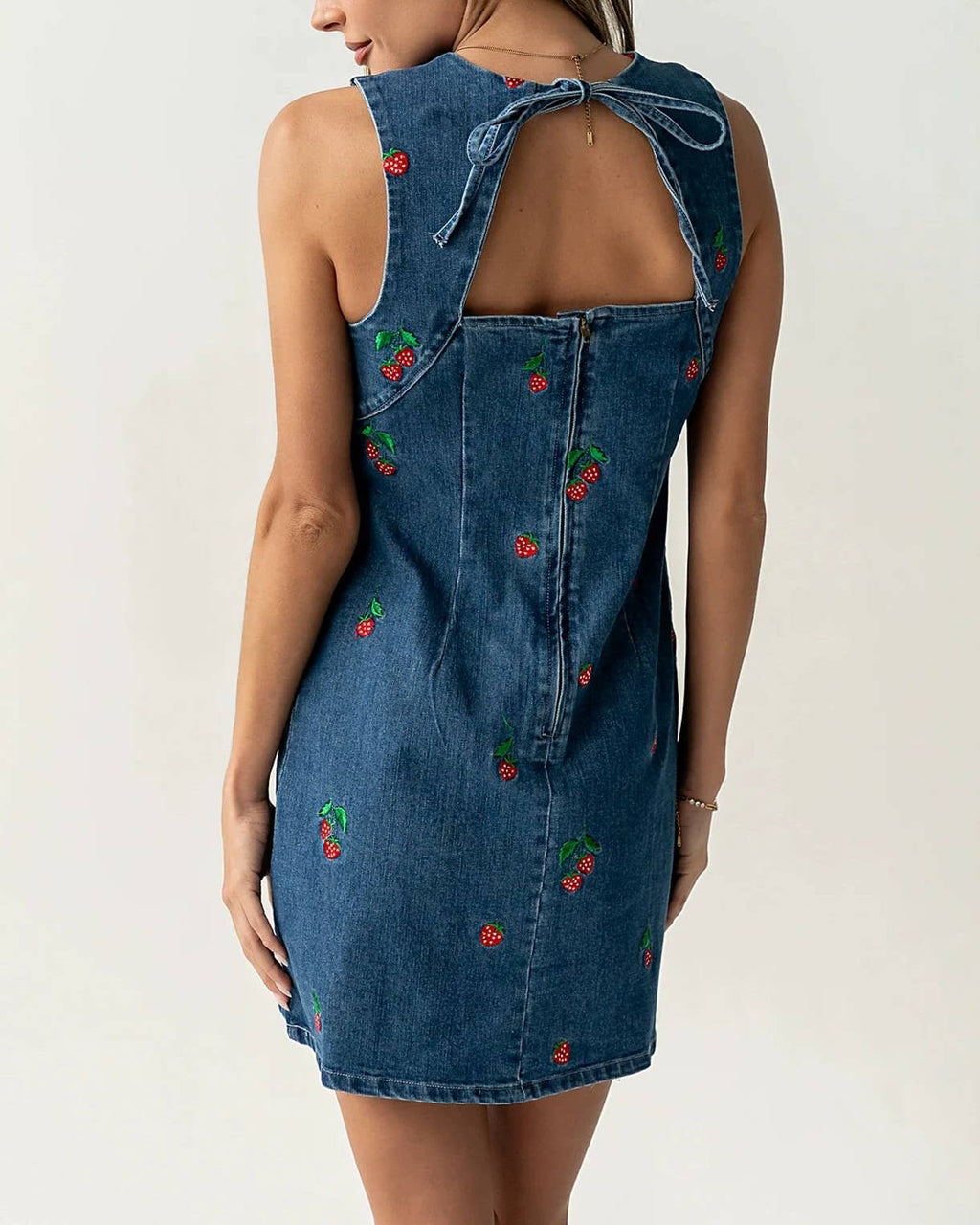 Retro Strawberry Embroidered Sleeveless Denim Dress: Blue / L